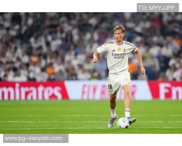 西甲焦点战皇马小胜AC米兰红牌事件引发全场热议与争议