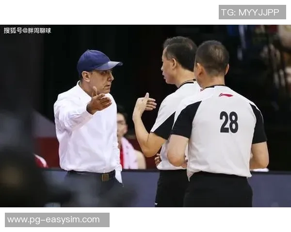 姚明灌篮瞬间引发裁判争议球迷热议判罚公正性与比赛影响